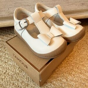 L'Amour Emma Classic White Bow T-Strap Mary Jane Shoes